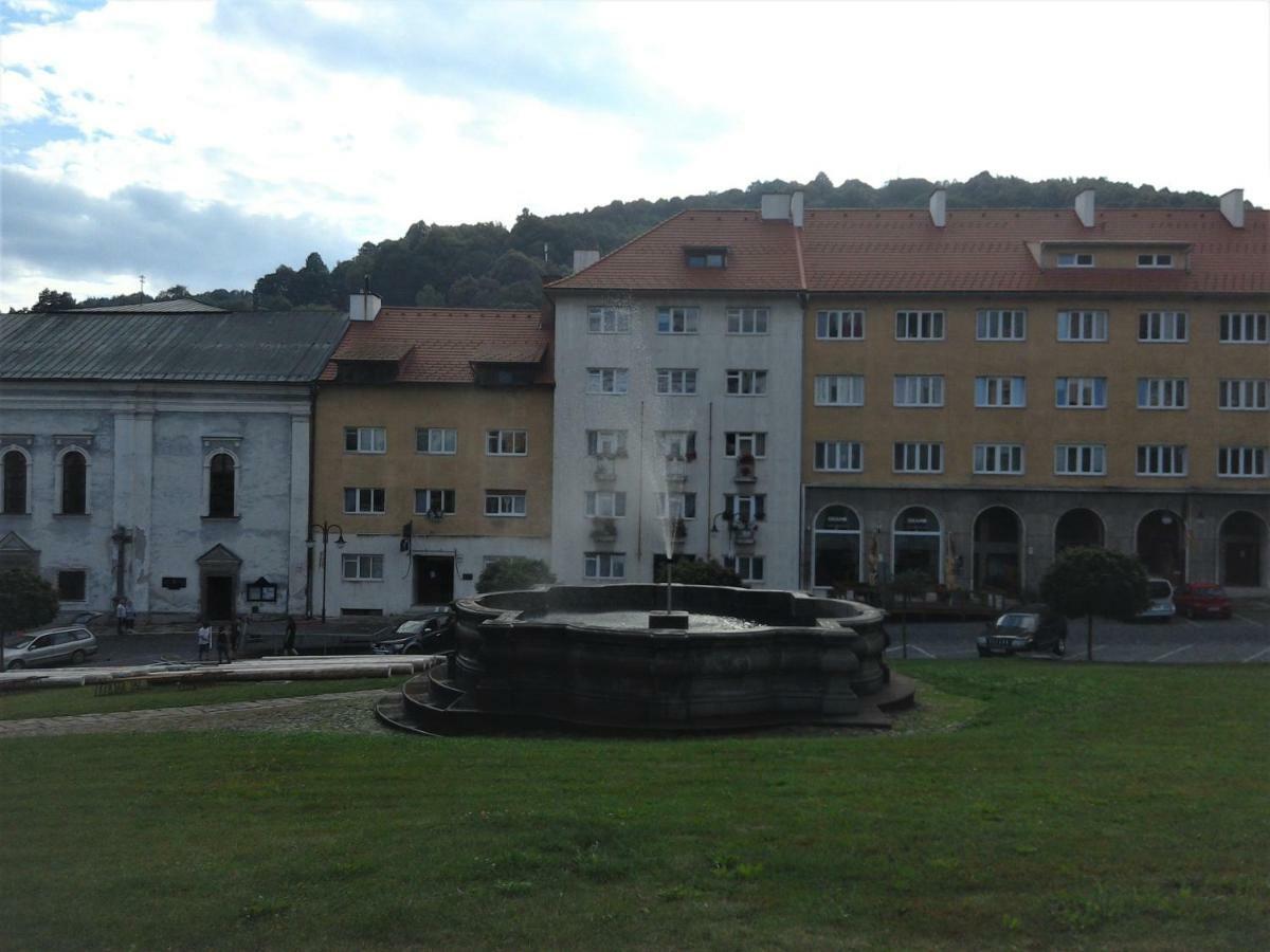 Apartman S Vyhladom Apartment Kremnica Bagian luar foto